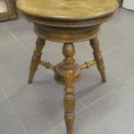 696 1611 PIANO STOOL